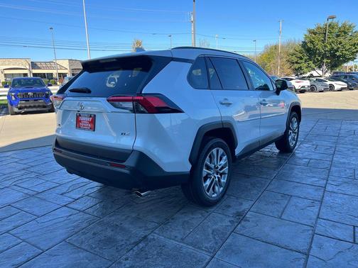 2025 Toyota RAV4 XLE Premium