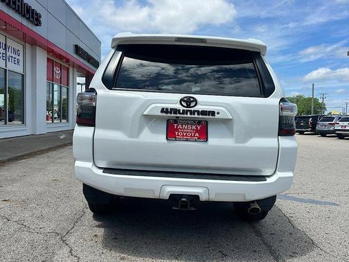 Super White 2018 Toyota 4Runner SR5 Premium