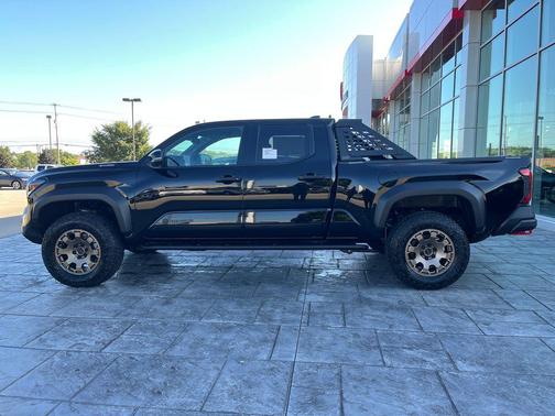 2025 Toyota Tacoma Hybrid Trailhunter