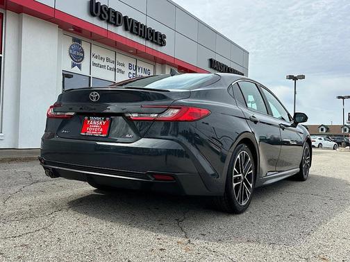 Midnight Black Metallic 2025 Toyota Camry SE