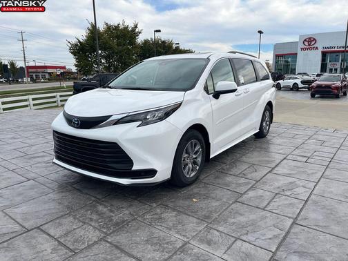 2025 Toyota Sienna LE