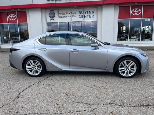 2022 Lexus IS 300 Base