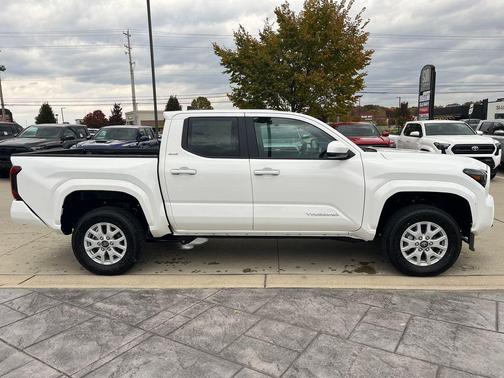 2025 Toyota Tacoma SR5