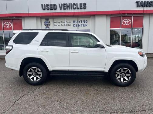 2023 Toyota 4Runner TRD Off Road