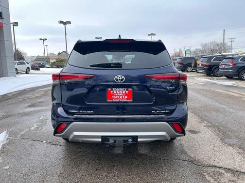 2025 Toyota Highlander Hybrid Platinum