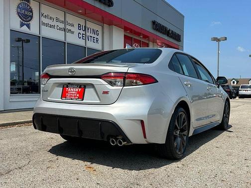 Classic Silver Metallic 2025 Toyota Corolla SE