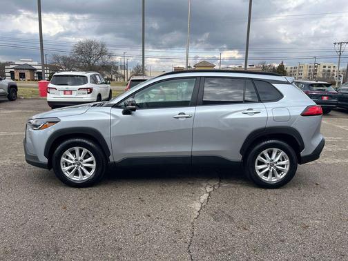 2025 Toyota Corolla Cross LE