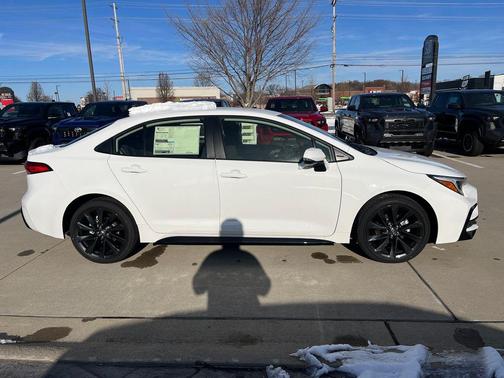 2026 Toyota Corolla Hybrid SE