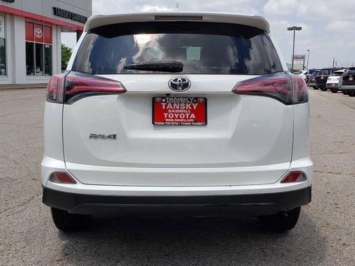 Super White 2018 Toyota RAV4 LE