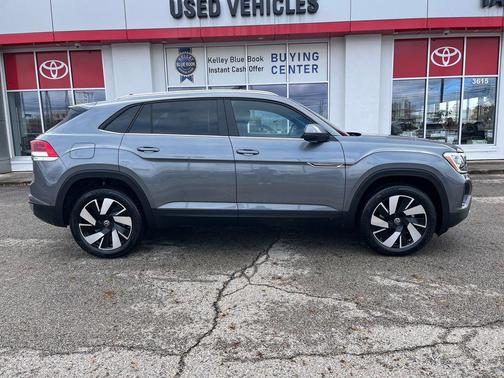 2025 Volkswagen Atlas Cross Sport 2.0T SE w/Technology 4MOTION
