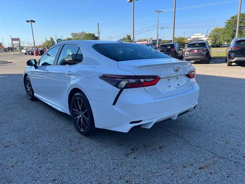 2024 Toyota Camry SE