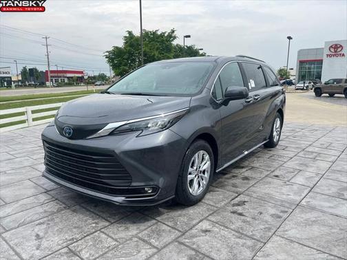 2025 Toyota Sienna XLE 7 Passenger