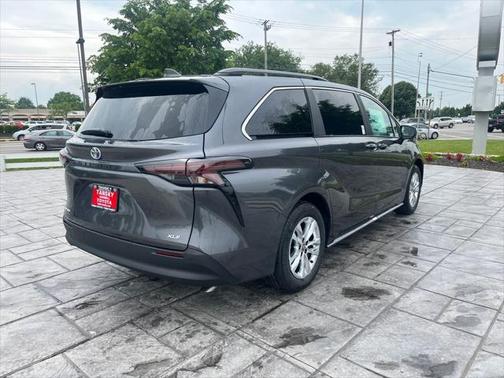 2025 Toyota Sienna XLE 7 Passenger