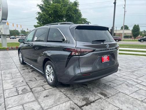 2025 Toyota Sienna XLE 7 Passenger