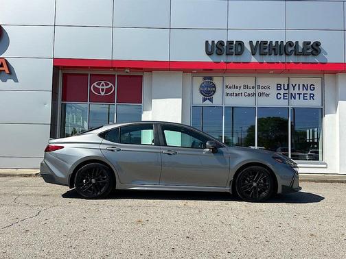 Heavy Metal 2025 Toyota Camry SE