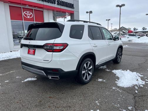 2025 Honda Pilot Touring 8-Passenger