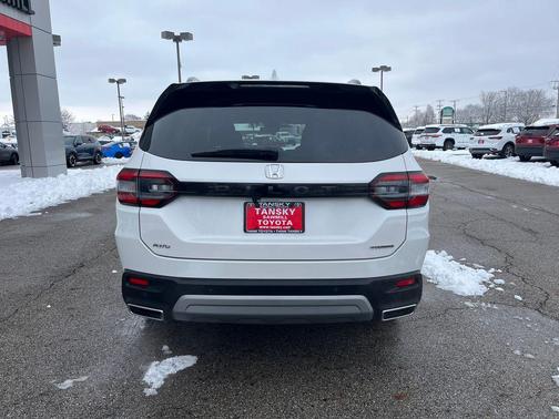 2025 Honda Pilot Touring 8-Passenger