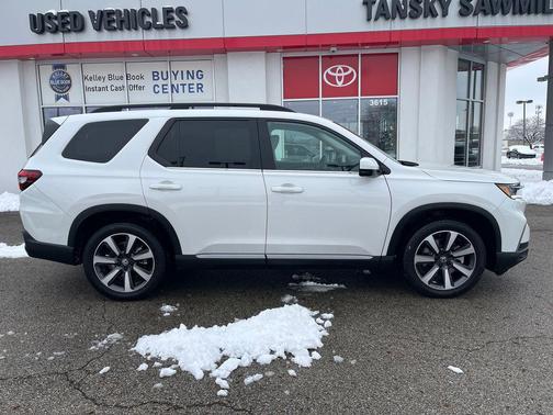 2025 Honda Pilot Touring 8-Passenger