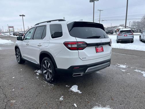 2025 Honda Pilot Touring 8-Passenger