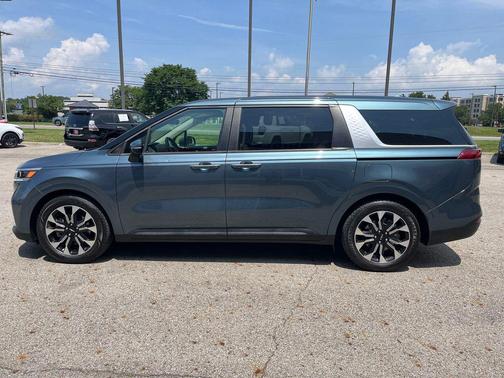 2022 Kia Carnival EX