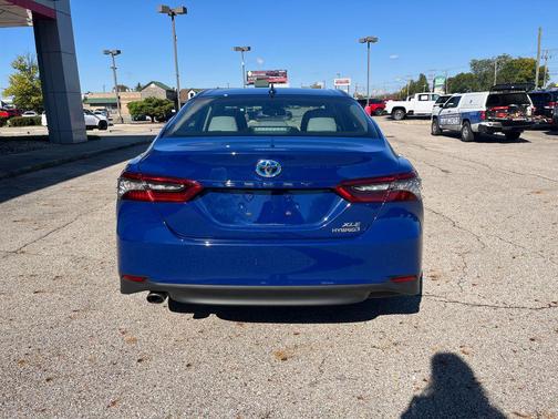 2023 Toyota Camry Hybrid XLE