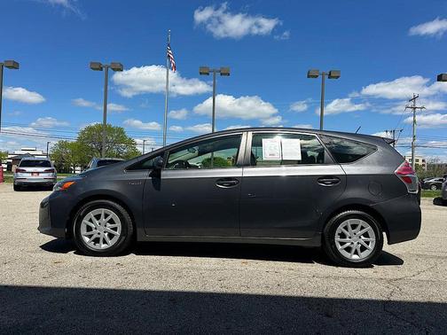 Magnetic Gray Metallic 2017 Toyota Prius v Two
