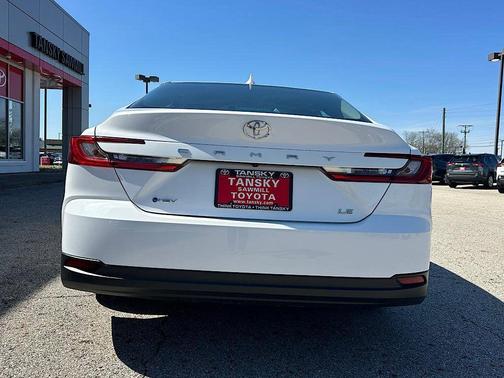 Ice 2025 Toyota Camry LE