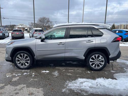 2022 Toyota RAV4 XLE Premium