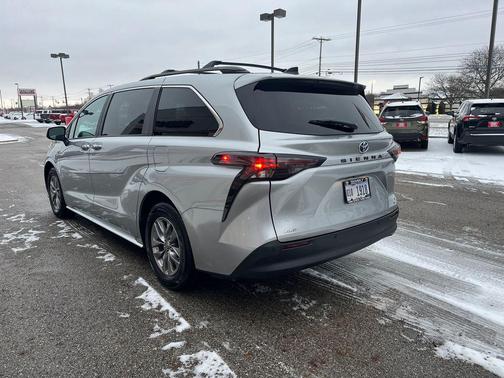 2023 Toyota Sienna XLE