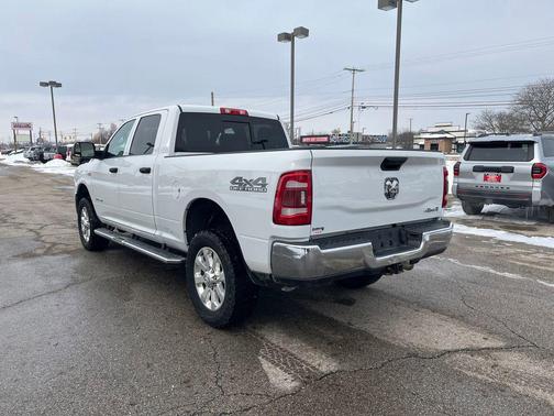 2021 RAM 2500 Tradesman Crew Cab 4x4 6'4' Box
