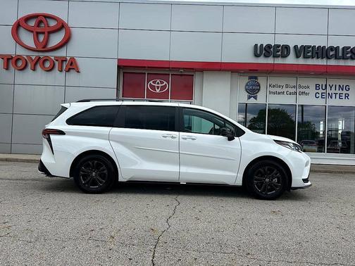 Ice Cap 2025 Toyota Sienna XSE 7 Passenger