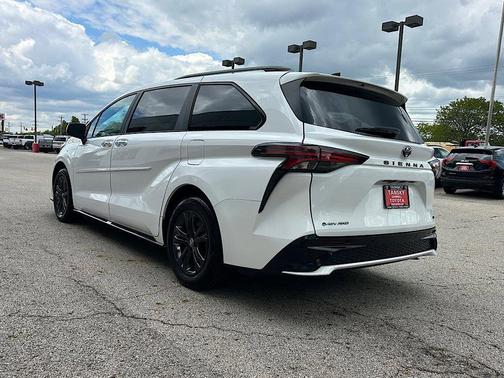 Ice Cap 2025 Toyota Sienna XSE 7 Passenger