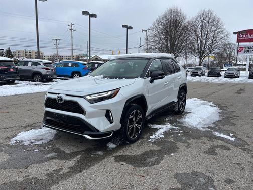 2025 Toyota RAV4 Hybrid SE