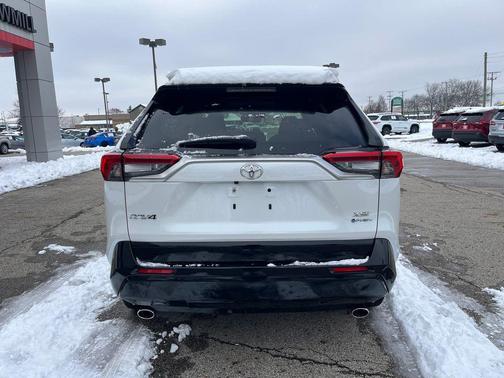 2025 Toyota RAV4 Hybrid SE