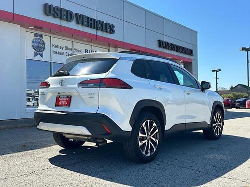 Wind Chill Pearl 2023 Toyota Corolla Cross XLE