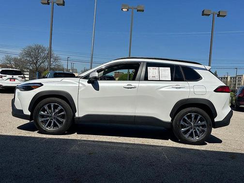 Wind Chill Pearl 2023 Toyota Corolla Cross XLE