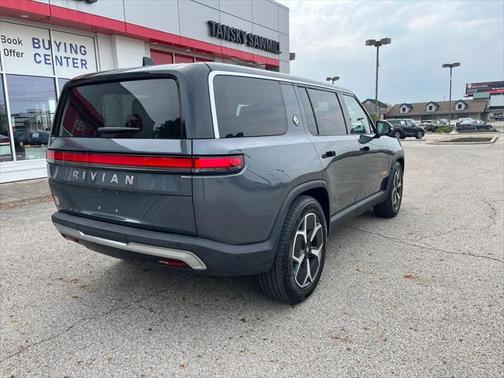 2023 Rivian R1S Adventure