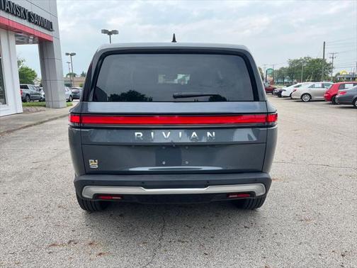 2023 Rivian R1S Adventure
