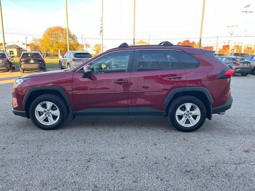 2021 Toyota RAV4 XLE