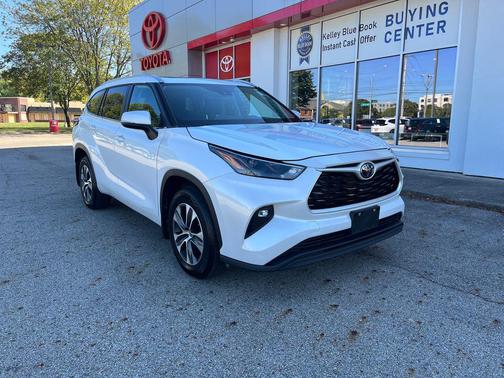 2023 Toyota Highlander XLE