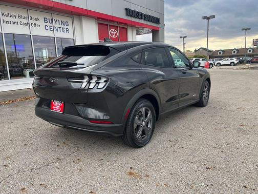 2022 Ford Mustang Mach-E Select