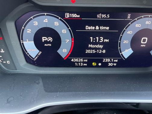 2024 Audi Q3 Premium 45 TFSI S line quattro Tiptronic