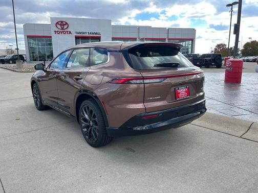 2025 Toyota Crown Signia Limited