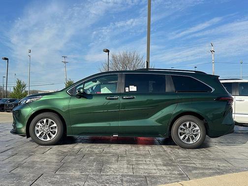 Cypress 2026 Toyota Sienna XLE