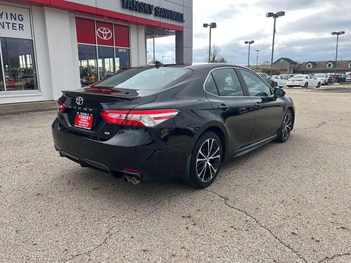 2020 Toyota Camry SE