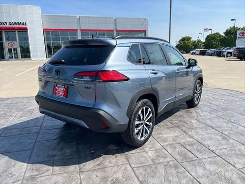 2025 Toyota Corolla Cross XLE