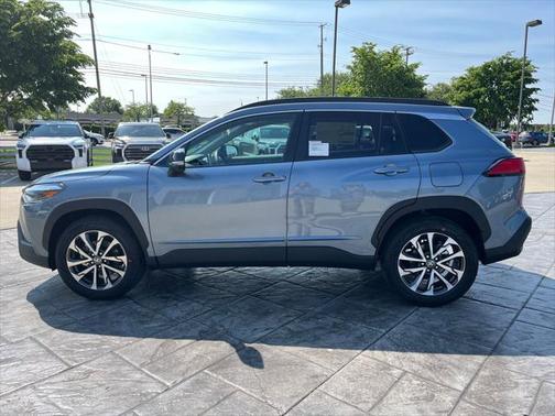 2025 Toyota Corolla Cross XLE