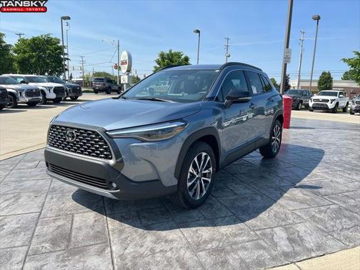 2025 Toyota Corolla Cross XLE