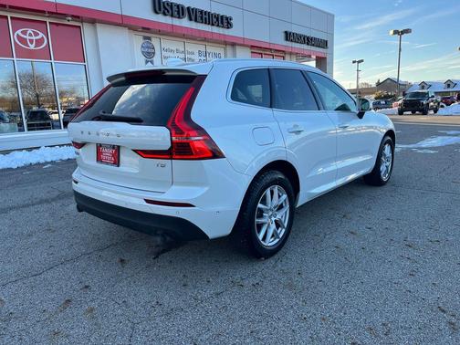 2019 Volvo XC60 T5 Momentum