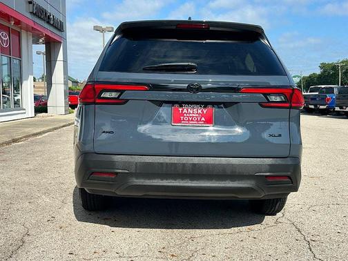 Cloud 2024 Toyota Grand Highlander XLE